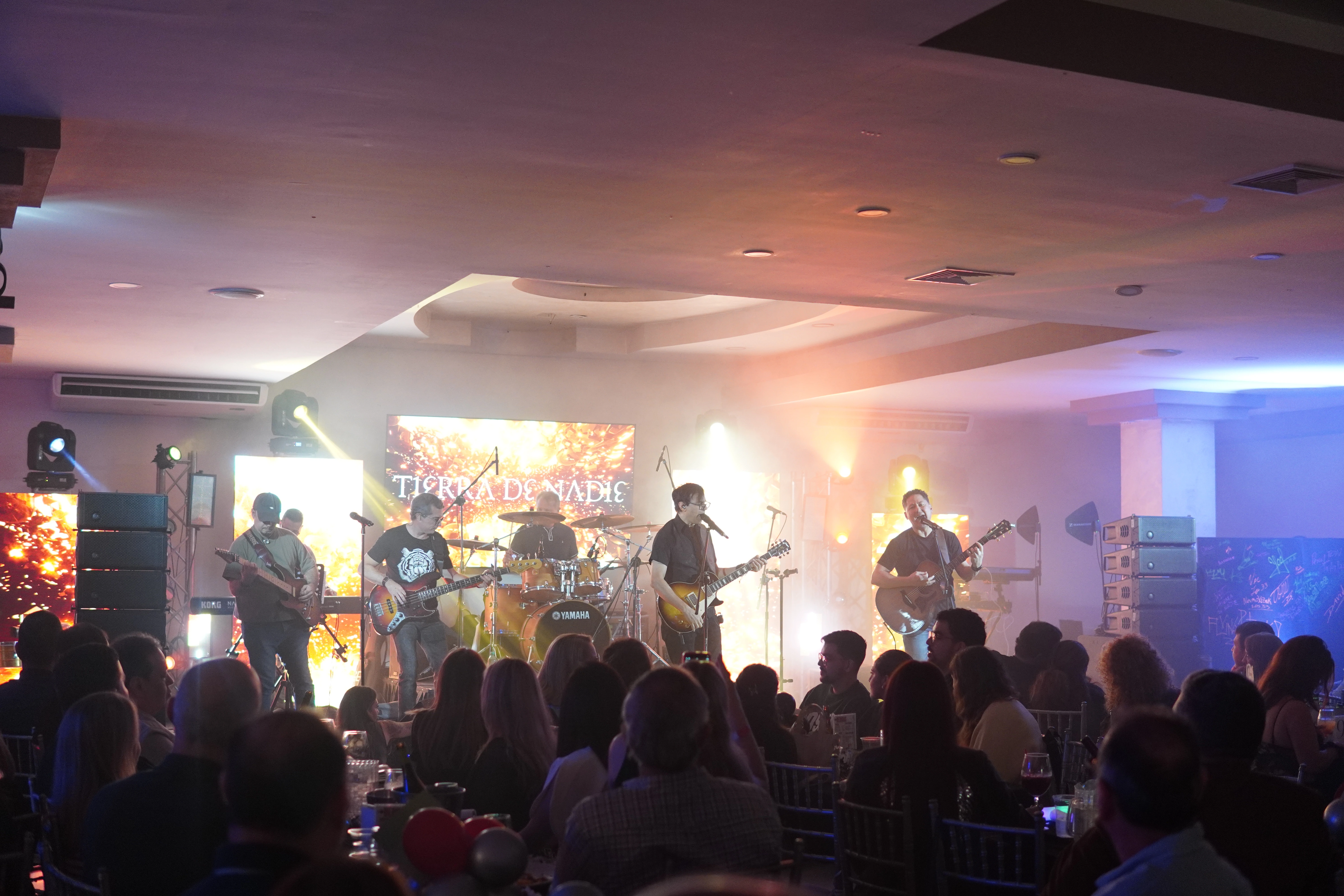 La Sociedad Española de Beneficencia disfrutó de una noche llena de rock y buena música
