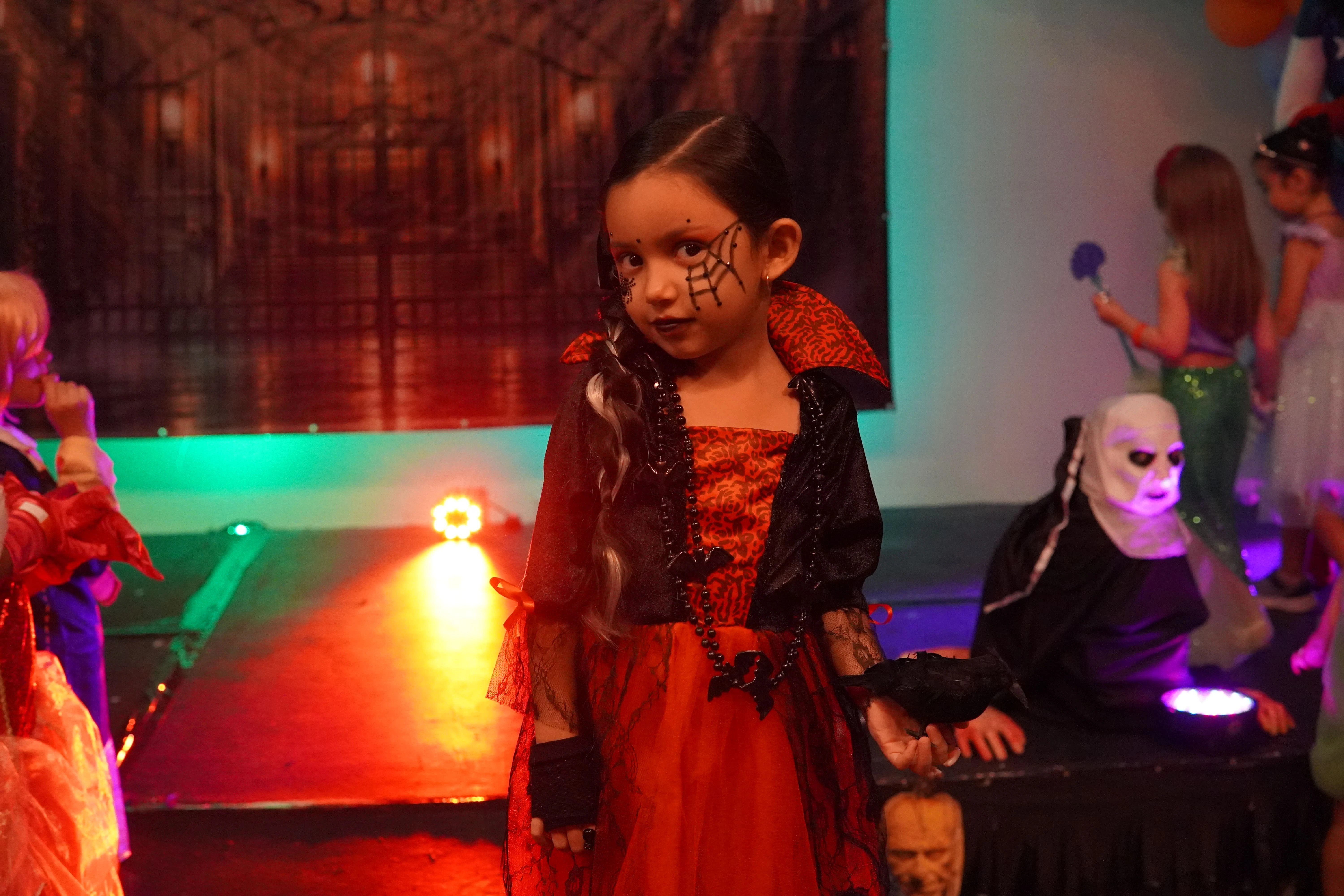 La Sociedad Española celebró Halloween infantil con la visita especial de Pascual 🎃