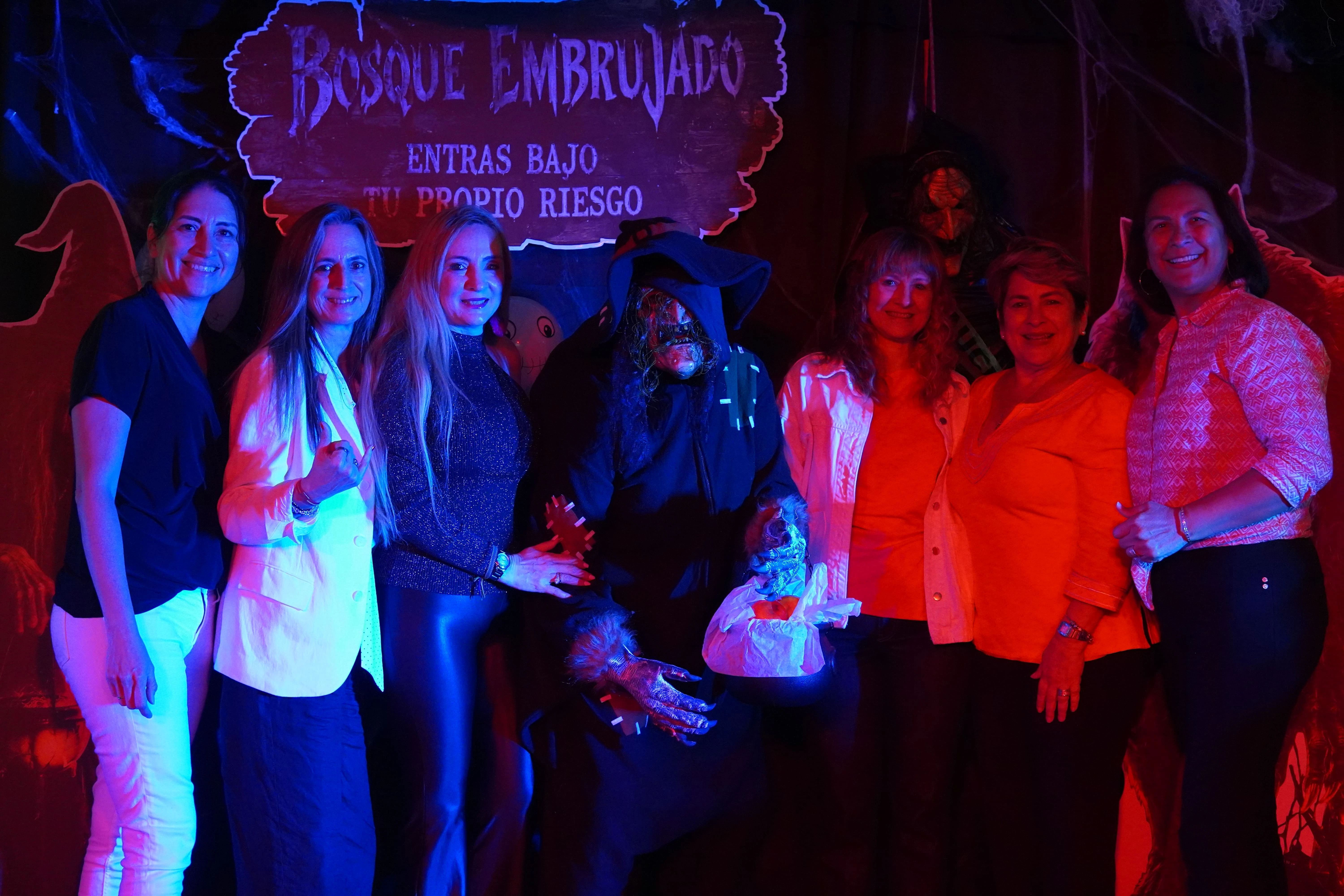 ¡Una noche de misterio, disfraces y diversión en nuestro Bosque Embrujado!