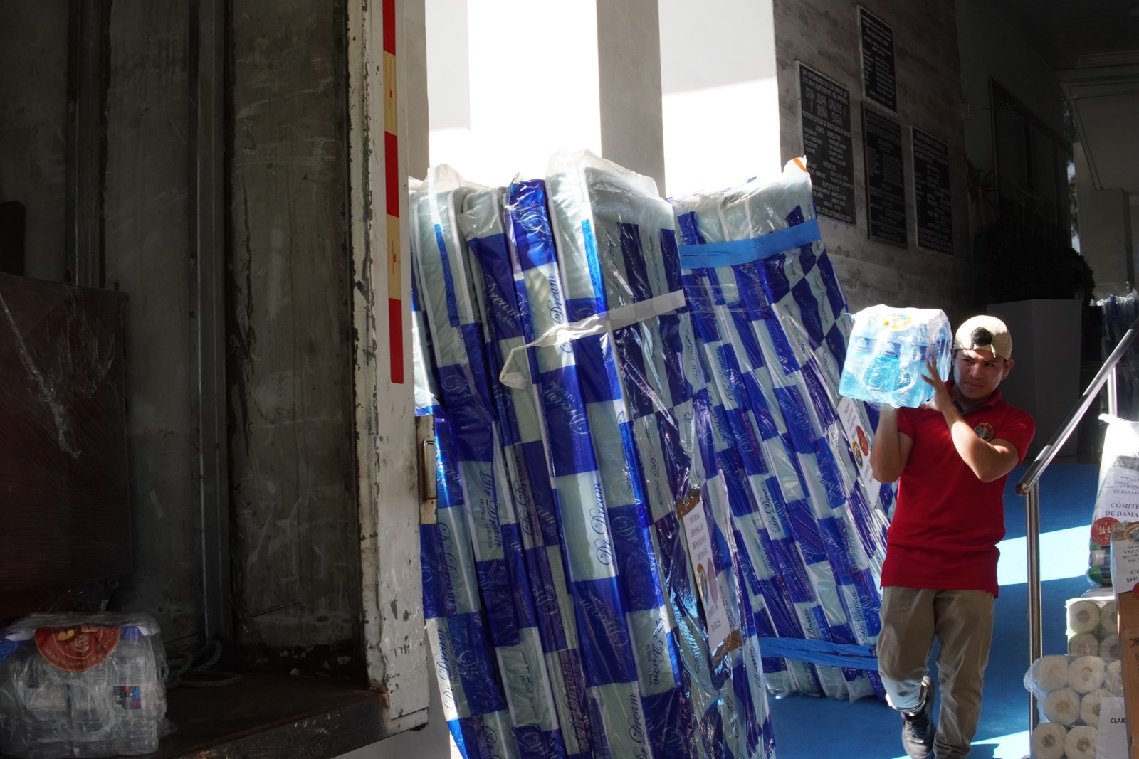Donaciones a familias afectadas por el terremoto