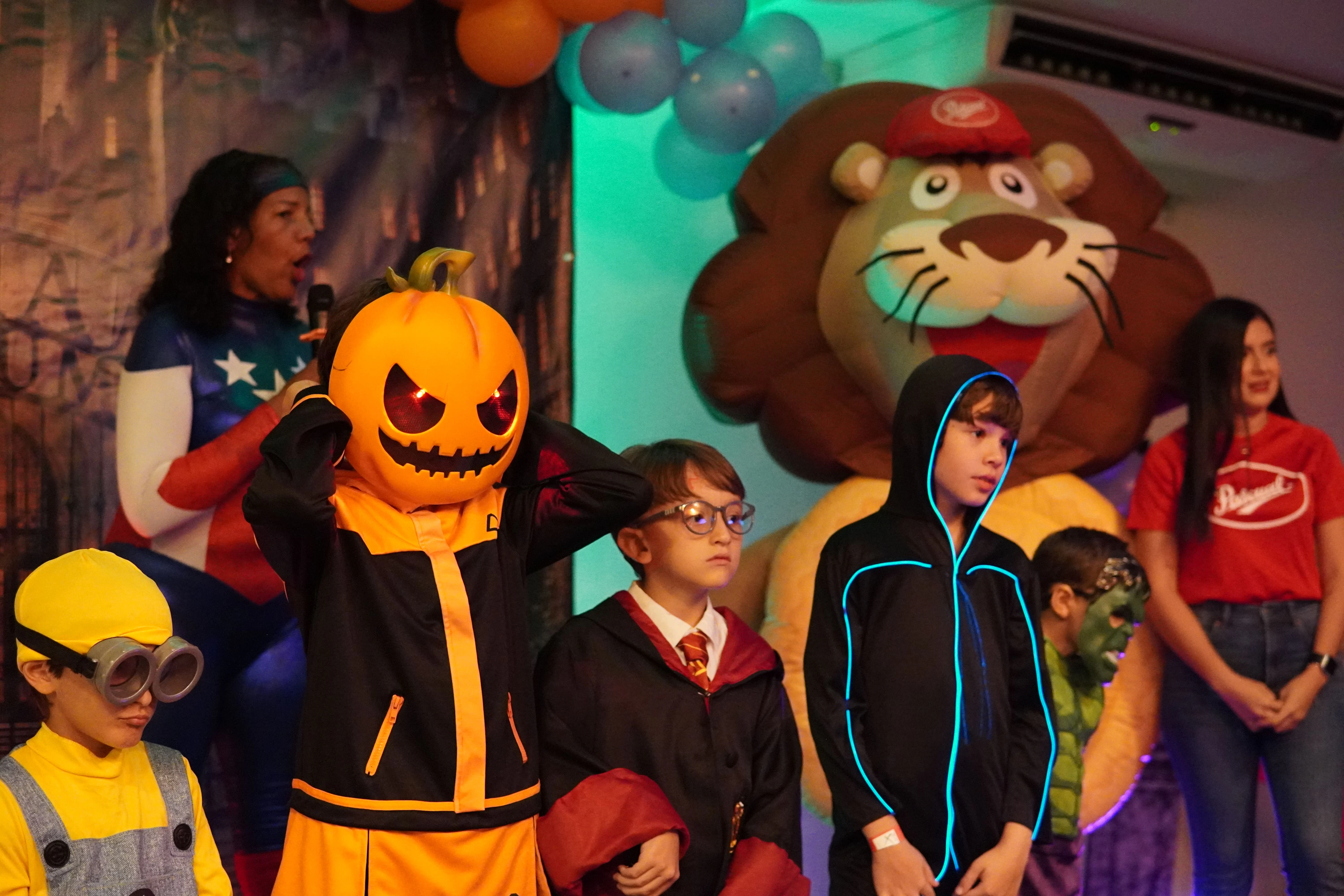 La Sociedad Española celebró Halloween infantil con la visita especial de Pascual 🎃
