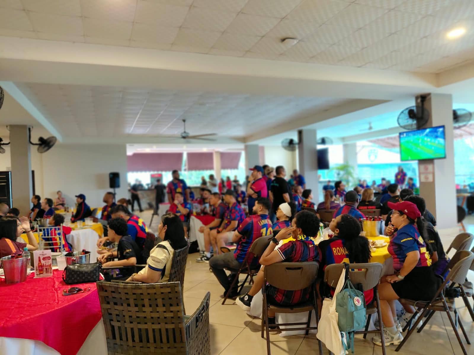 ¡Pasión, emoción y fútbol! Así se vivió El Clásico en la Sociedad Española