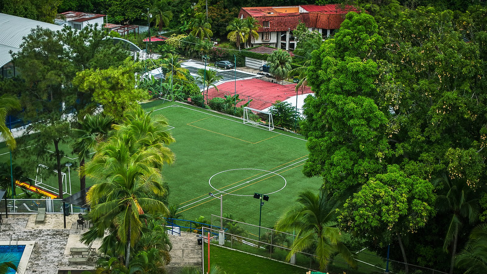 Cancha de fútbol grama sintética